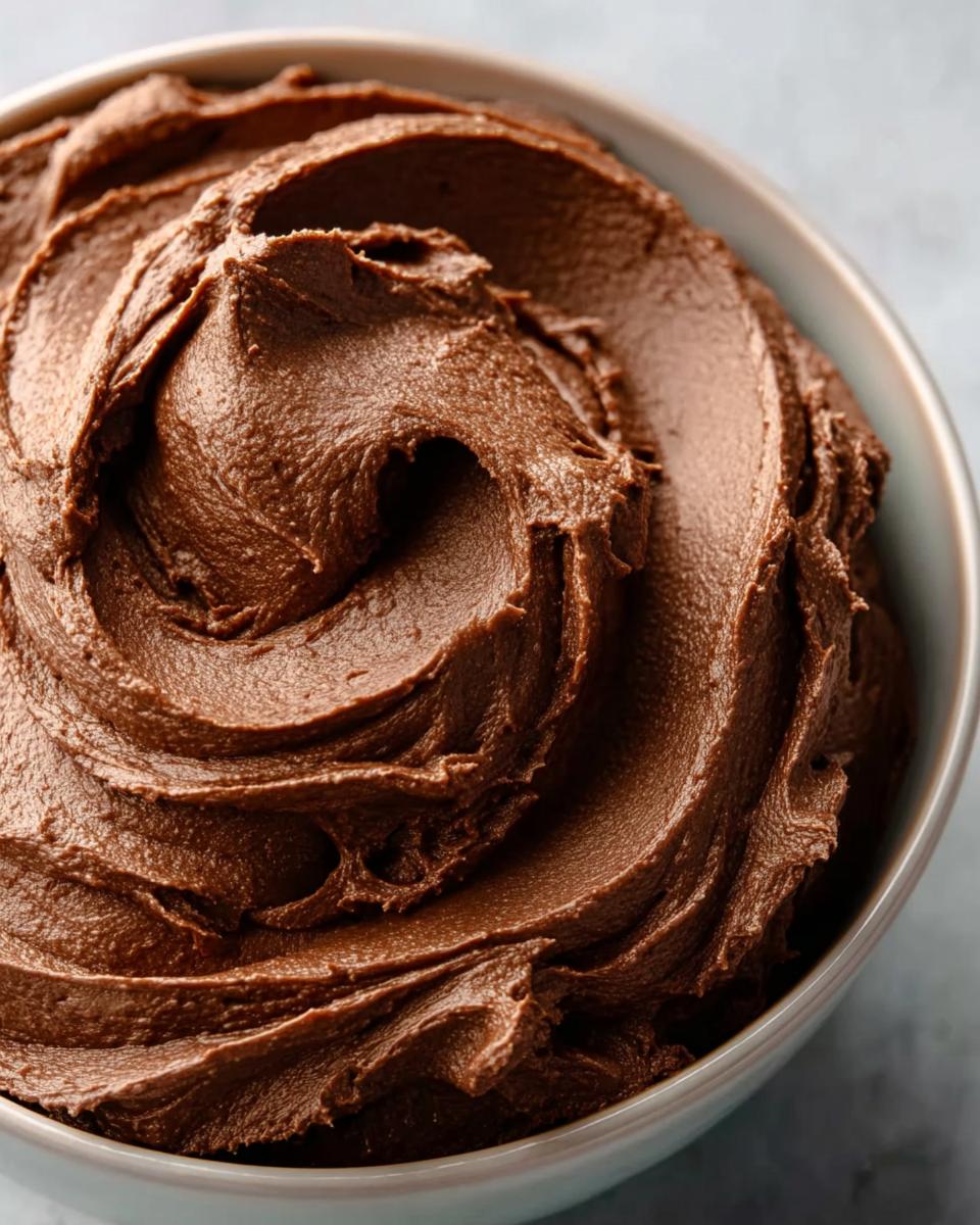 Chocolate Buttercream Frosting - detail 1