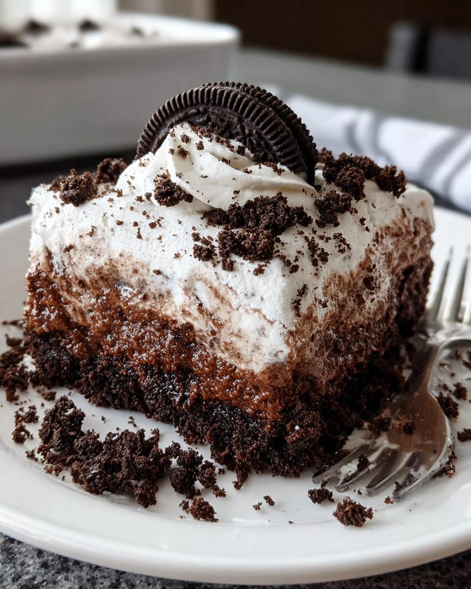 Easy Oreo Poke Cake - detail 2