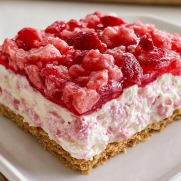Grandma's No-Bake Strawberry Delight