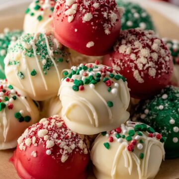 No-Bake Christmas Cheesecake Bites