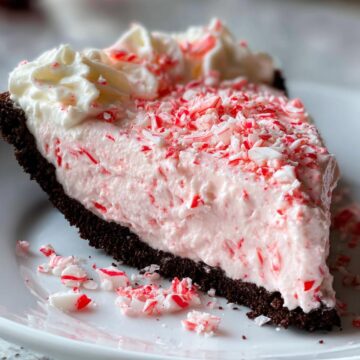 No-Bake Christmas Peppermint Pie
