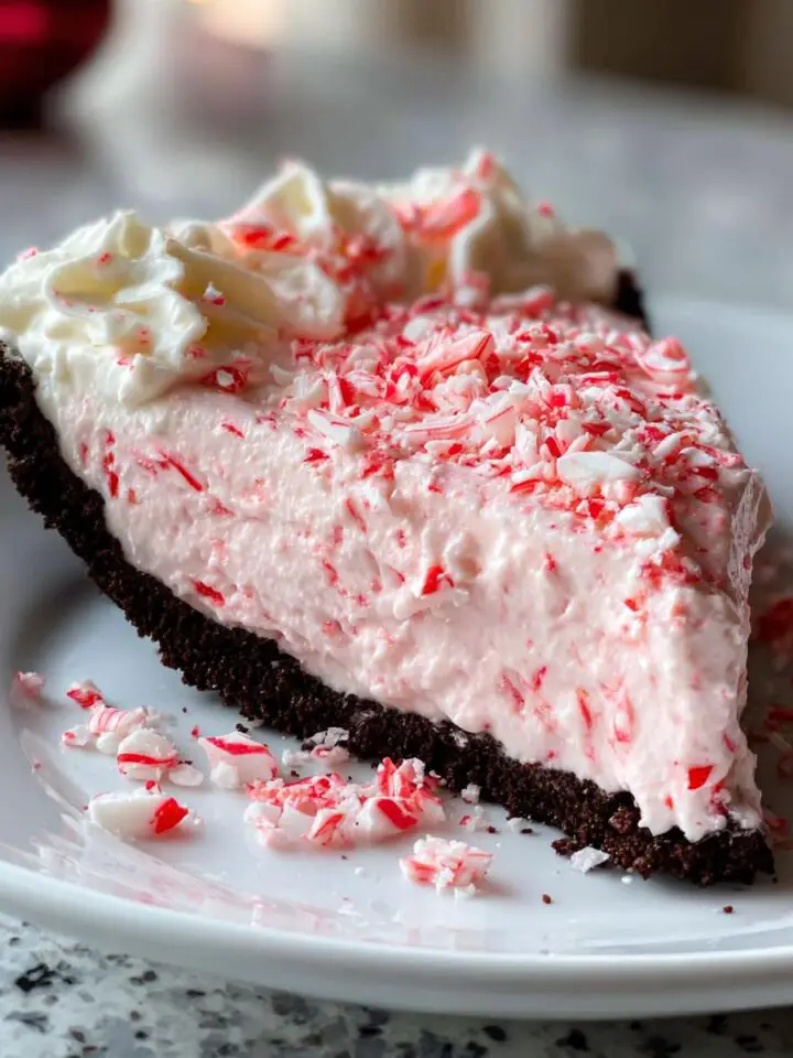 No-Bake Christmas Peppermint Pie
