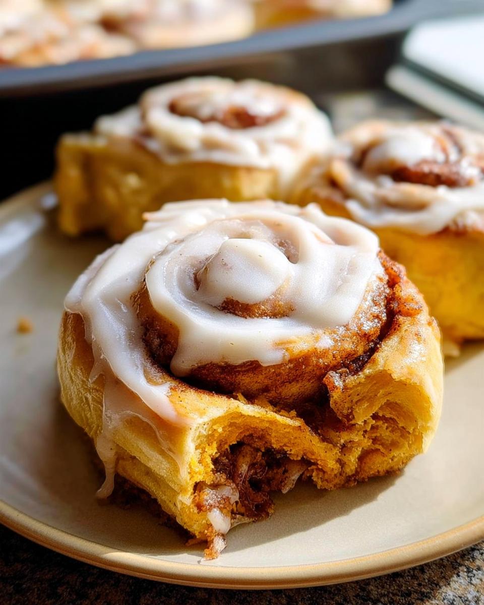 Pumpkin Cinnamon Rolls - detail 1