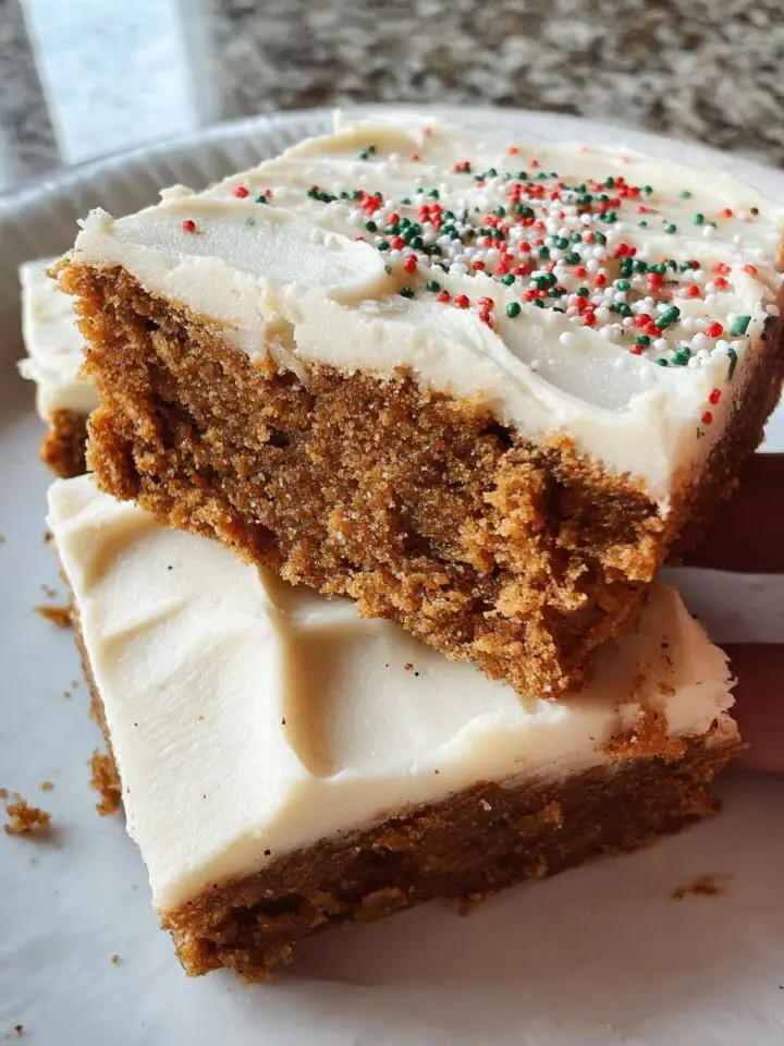 Soft Gingerbread Cookie Bars